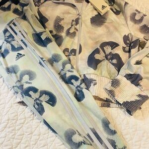 adidas Kids Floral Set in Blue and Cream